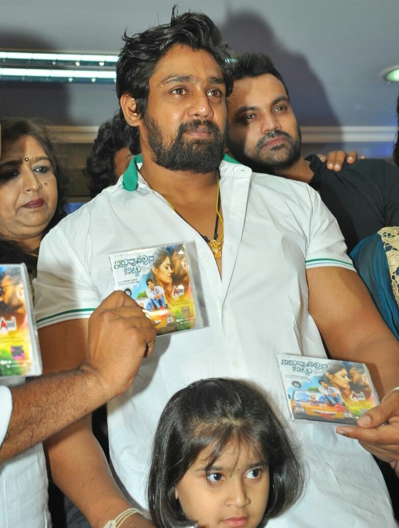 ShekarTeamDS's tweet photo. ಏಳು ಬಣ್ಣ ಸೇರಿದರೆ ಕಾಮನಬಿಲ್ಲು 
ಎಲ್ಲ ಒಳ್ಳೆ ಗುಣಗಳು ಸೇರಿದರೇ 
  @DhruvaSarja BOSS ದಿಲ್ಲು 😘💪
   GOOD MORNING #D_PRINCE👊 https://t.co/7Up7aoVPOb