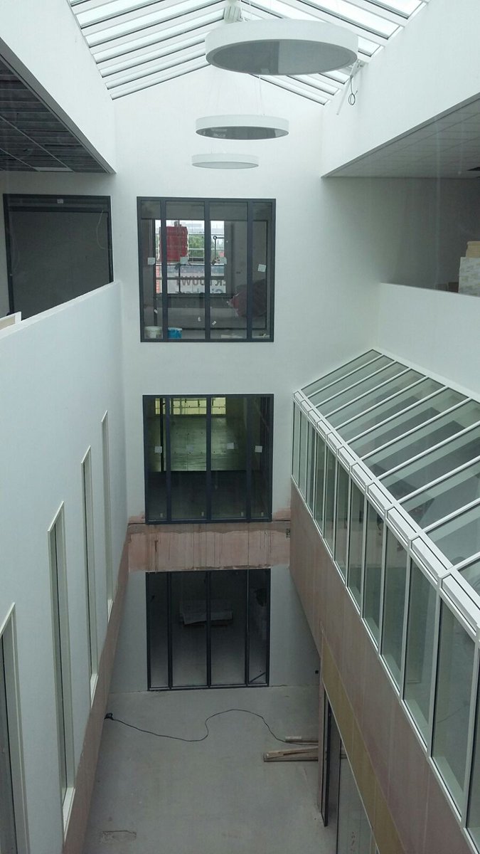 Giesbers Rotterdam bouwt met licht! Vandaag te zien tijdens de Dag van de Bouw. De deuren van bouwlocatie <a href="/mboRijnland/">mboRijnland</a> aan de Storm Buysingstraat 18 in Leiden staan open. Een unieke kans om langs te komen voor een rondleiding of een praatje met de architect <a href="/TenW_architect/">TenW</a>. #dvdb