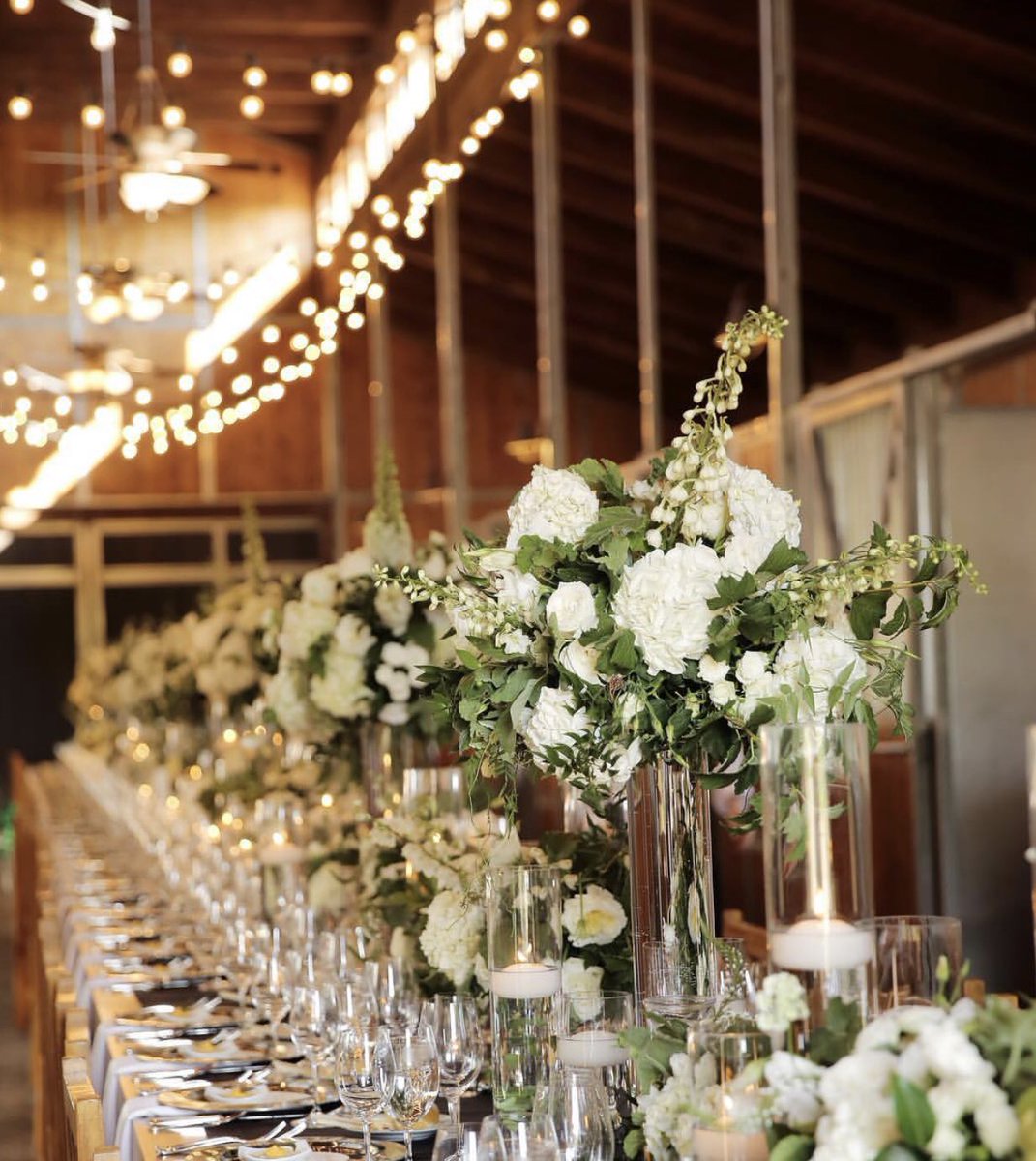 SoireeParkCity's tweet image. Endless layers of lush are our favorite detail. 😍 @artisanbloom #weddingwednesday