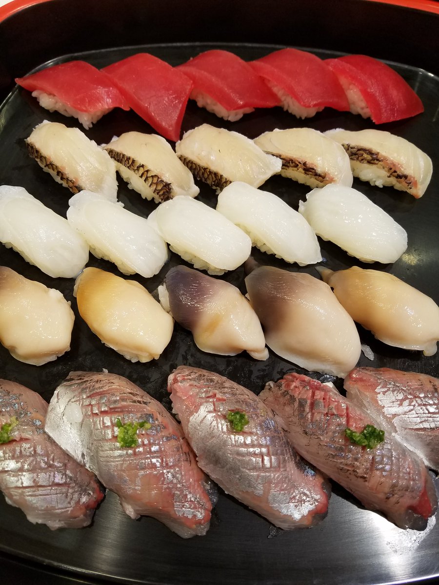 ট ইট র 魚市 二子新地鮮魚店 魚市です おはようございます 本日のおすすめ 魚市にぎり寿司 本日種類豊富 選べますよ 本日一押し 特大 愛知産活生とり貝刺身 お買い得 お刺身三点盛り 北海道産生たこ刺身 島根産どんちっちあじ刺身 激安