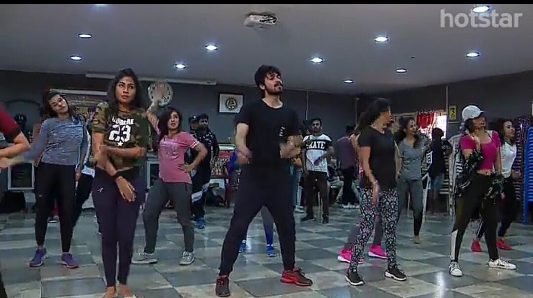HarishKalyanTM's tweet photo. Our @iamharishkalyan  will be giving a scintillating performance to some hit numbers at the 10th annual Vijay Awards Tomorrow #VijayAwardsOn3rdJune

Looking forward to see his energetic and synchronized performance at the #vijayawards 
@rameshlaus @vijaytelevision @LMKMovieManiac https://t.co/eRx3WAUCCU