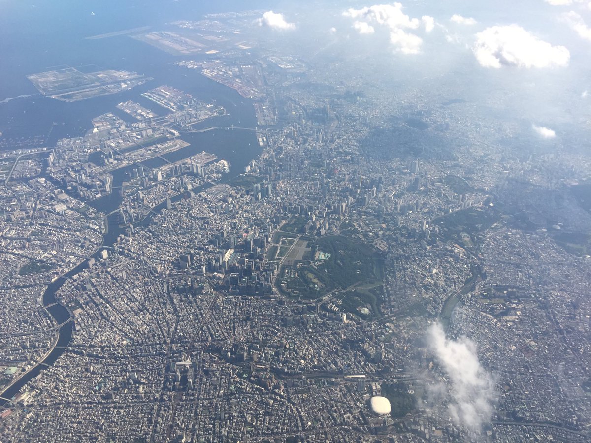 Takashi Nakamura على تويتر 東京都心上空を通過したところ 15分前位 皇居 東京ドームもくっきり見えた