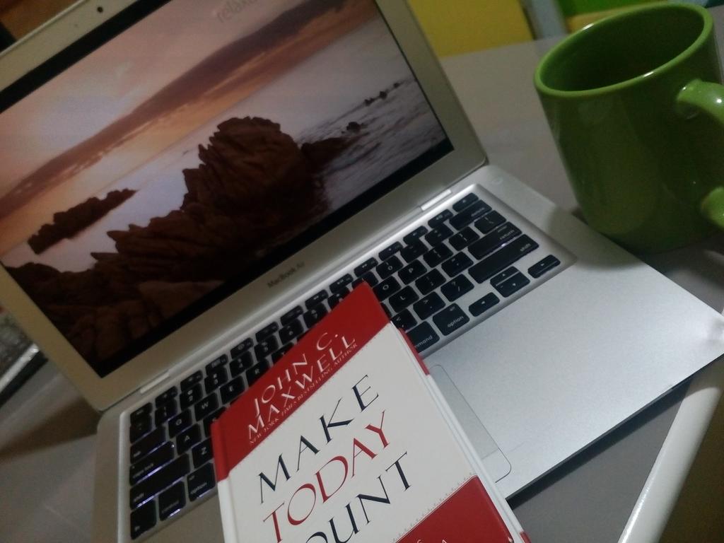 joshuabantic's tweet photo. #Classical
#JohnMaxwell
#Coffee https://t.co/Qu7UgYnwjB