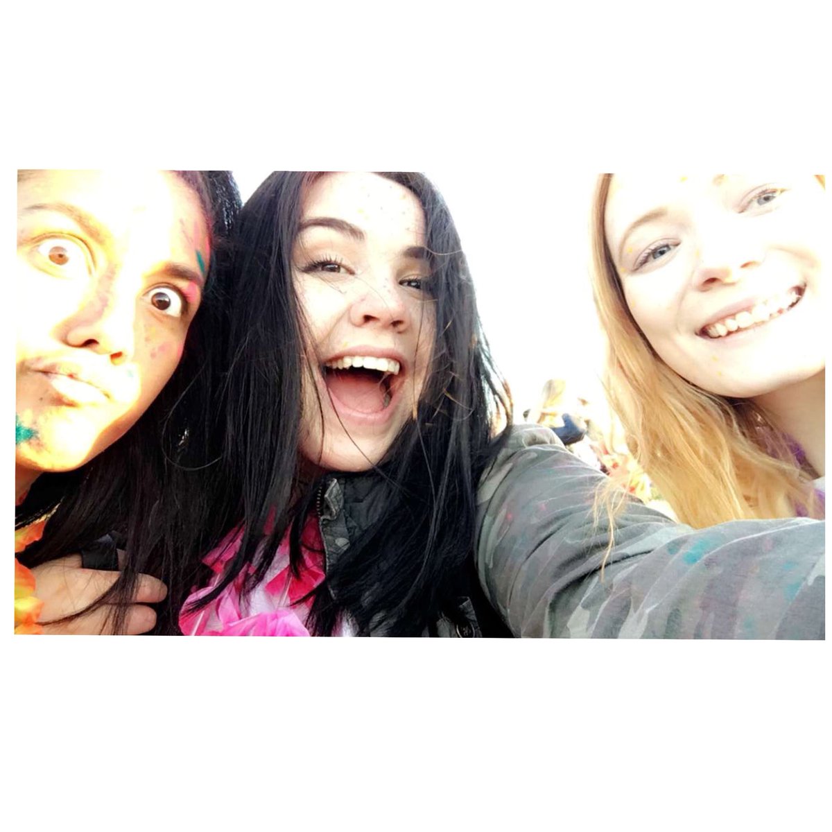 AlainaDyer2's tweet photo. Senior Sunset with these beauties☀️ https://t.co/ysLd25FGrO