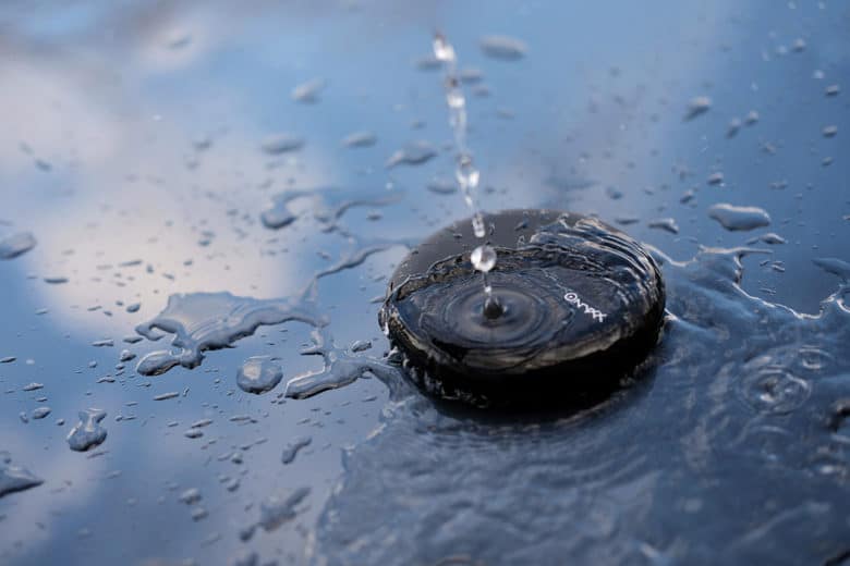 ICYMI: This wireless iPhone charger can stand up to splashing water cultm.ac/2J5DsNO by <a href="/cultofmac/">Cult of Mac</a>