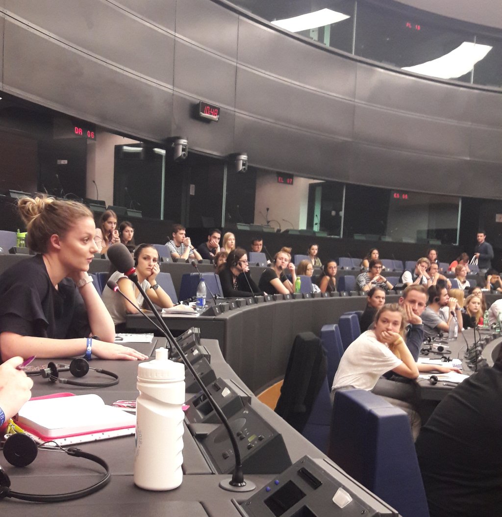 BCScotland's tweet photo. The Active Citizen's workshop at #EYE18 discusses ways to involve young people in social and political life. @YoungScot's @LindseyDocherty explains to the room how Scotland's Year of Young People is the perfect example of this. #Scotland #EYE2018 #YOYP2018 #Strasbourg @Louisemac https://t.co/dFcgXIvQIg