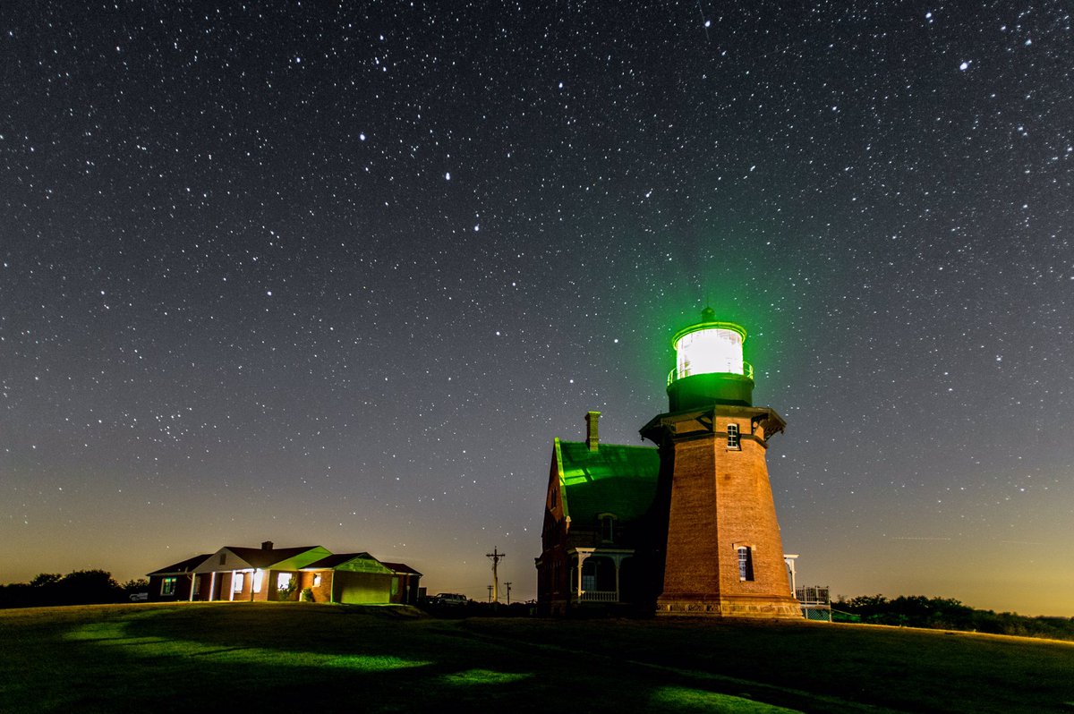 dazappy's tweet photo. Talking night lighthouse photos on Sunday, Bruce Museum in Greenwich Ct,2pm. Might even sign some books! https://t.co/MwpIVeHUyT