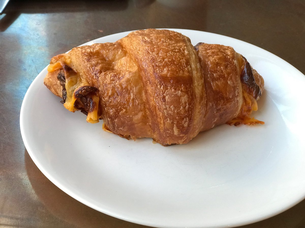lowgun1's tweet photo. Enjoying the sites of Soho. 😋🥐☕️ https://t.co/LZH9u8E5DX
