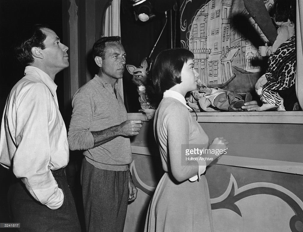 concionator's tweet photo. Hoy se cumple el 10°Aniversario dd la muerte del actor y director #MelFerrer. Tenía 90 años. 1°marido de #AudreyHepburn
Actuó en
#BornToBeBad de #Ray
#TheBraveBulls de #Rossen
#RanchoNotorious d #FritzLang
#Lili d #Walters
#WarAndPeace d #KingVidor
#ÉlènaEtLesHommes d #Renoir
Etc https://t.co/WzT0hvXUV3