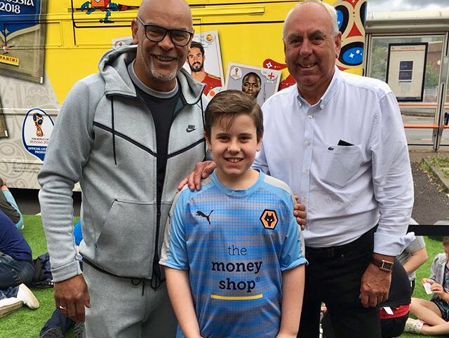 p4wolves's tweet photo. @OfficialPanini ThankYou👍🏼my lad had a Fab morning #PaniniBus⚽️Lots of swaps and loved meeting @Wolves George Berry & Geoff Palmer🐺💛🖤 #GotGotNeed 😃 https://t.co/Z6RQNTtemy