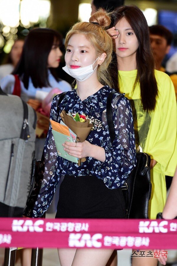 myou1luv's tweet photo. aesthetic blonde dahyun is back
#dafBAMA2018Twice @JYPETWICE https://t.co/0VnI8ljb0X