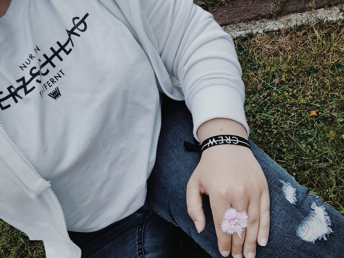 eickhoff_fenja's tweet photo. „wir reisen zusammen auch wenn meilen uns trennen..“ 💓✈️
@Wincent_Weiss
#merchliebe #wincentarmy #wincentweiss https://t.co/C7BiR2c5rI