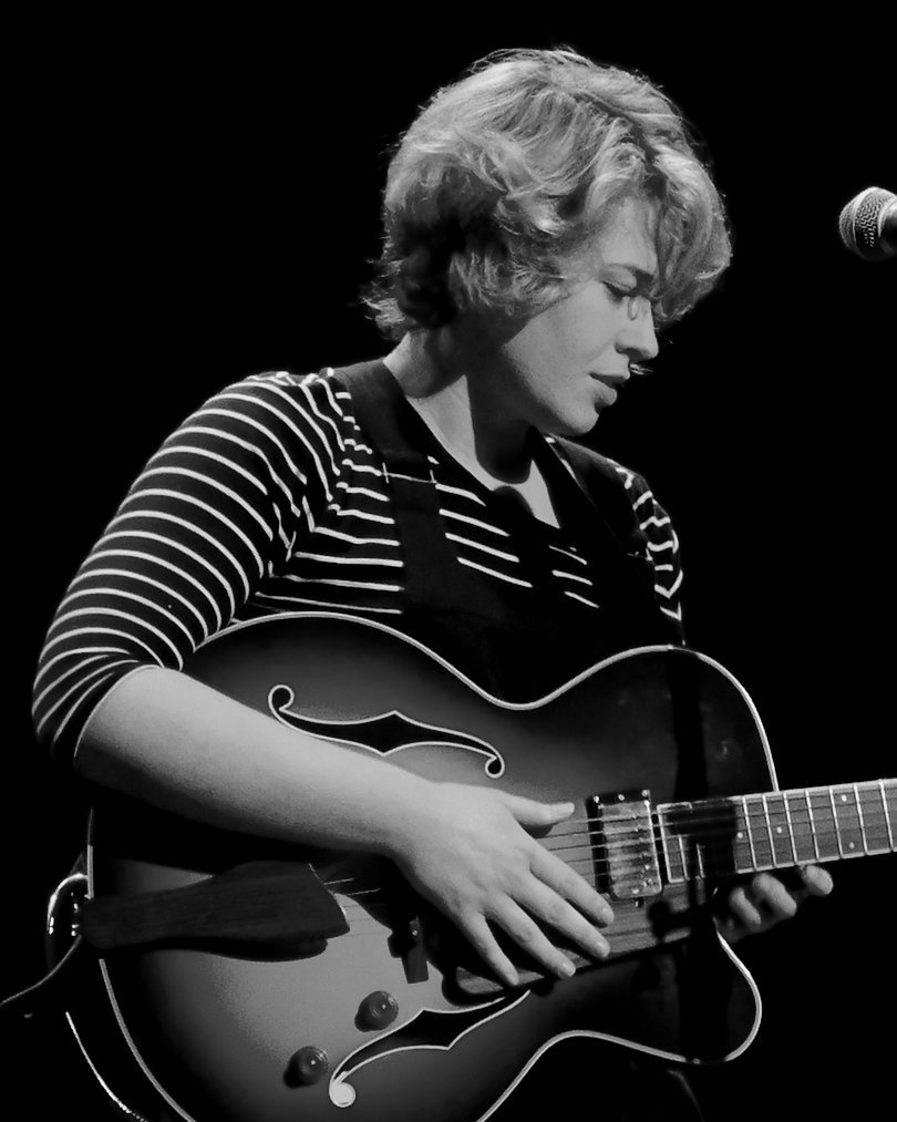 BarkNoise's tweet photo. The wonderful @hollyfordJones headlines @thegladpub tomorrow evening - https://t.co/JEC6QuPcbI - This is her, The Future EP, it's great. If you're around, pop in. Brilliant support too from @iamthecoldman and more. Free entry! https://t.co/7nSiDvb2EW https://t.co/FeGTF3ZlBA