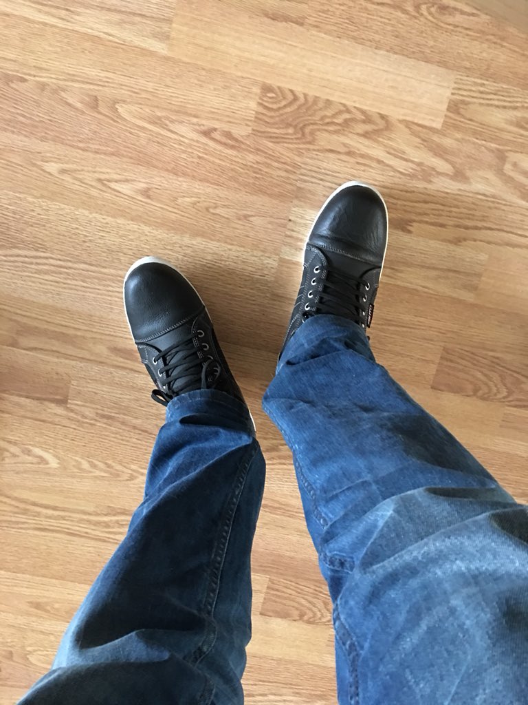MotorCommunity's tweet photo. Testing these new #urbanboots out by #akito. What do people think of the looks? https://t.co/5c017SowlF