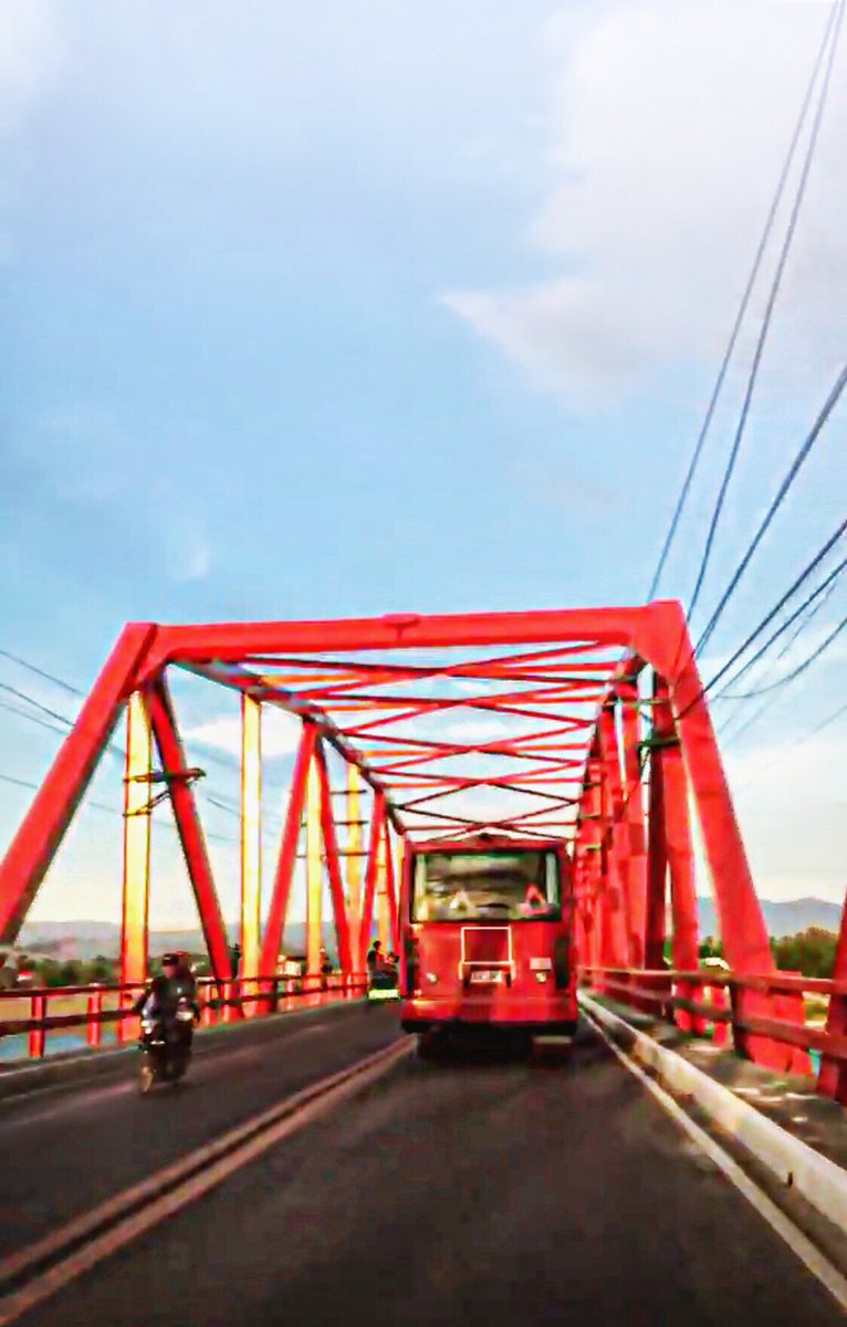 aj_yadan's tweet photo. #buntunbridge, the second longest #bridge in the #philippines after #sanjuanicobridge; it’s a #riverbridge connecting #solana and #tuguegaraocity. #redbridge #pinas2018 #cagayanvalley #tuguegarao https://t.co/SvOxv53EYC