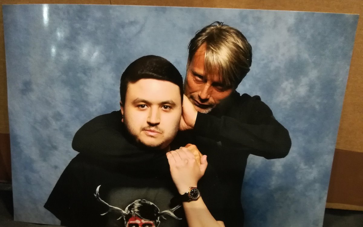Mads, what a guy! <a href="/theofficialmads/">Mads Mikkelsen Official</a> <a href="/MadsSource/">MadsMikkelsen.Net</a> <a href="/madsthetic/">anari</a> @MadsMikkelsenFR <a href="/Showmasters/">Showmasters</a> #Fannibals #BCC