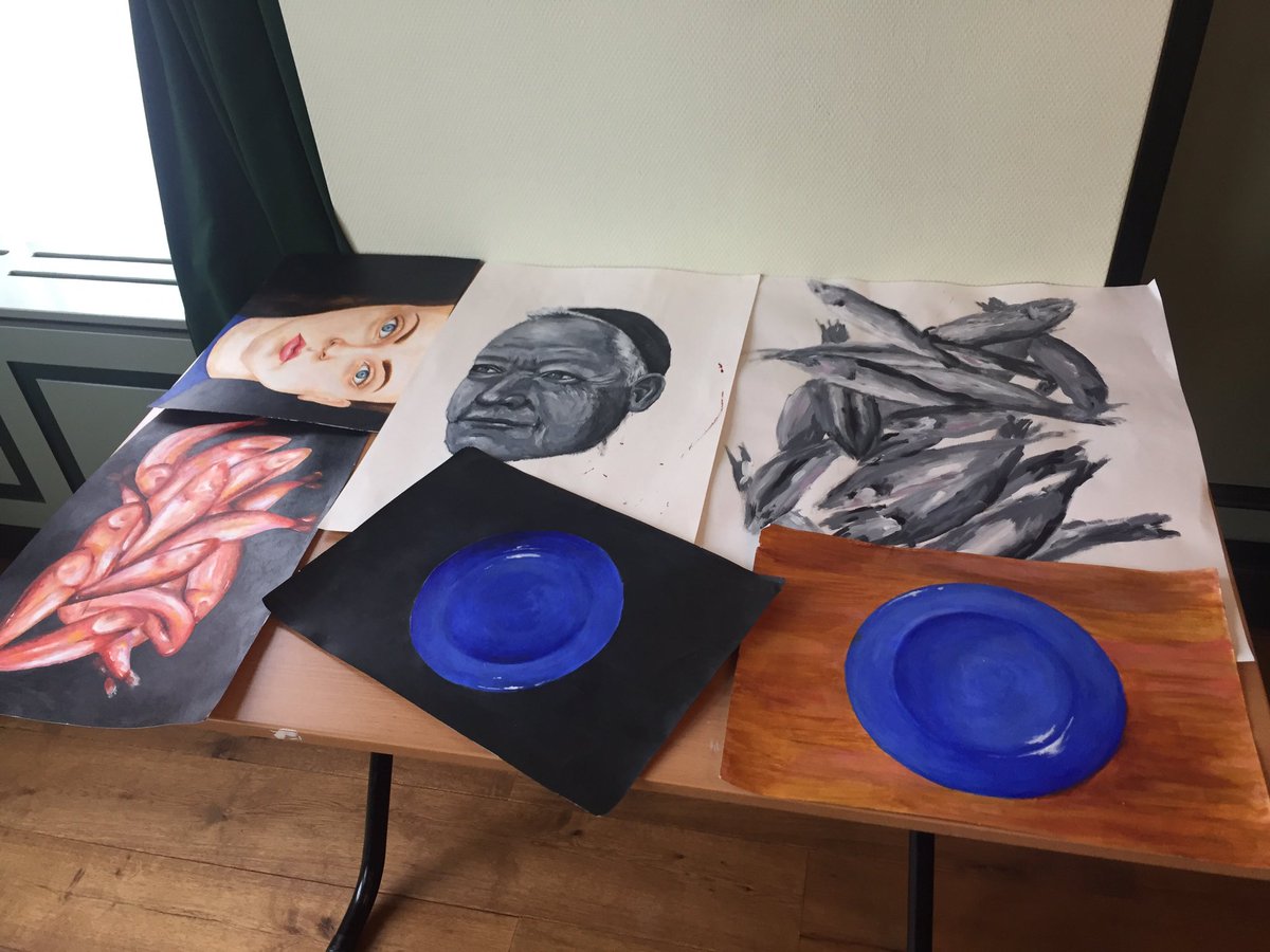 J_foppen's tweet photo. Indrukwekkend om @de eendaagse expo in het museum te zien hoeveel jong kunsttalen we op Urk hebben! Bruisende creativiteit die zich vertaalt in werk dat veelal afwijkt van de traditionele kunst die we al veel op Urk zien. Wat mij betreft verdient dit talent vaker een podium! https://t.co/qIyIWCVzCT