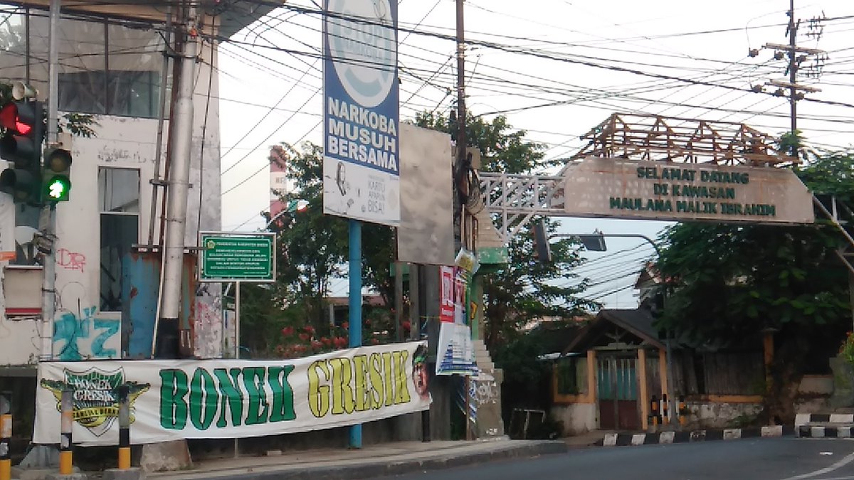Gerson_BOGRES's tweet photo. Beberapa potret kegiatan #BagiTakjil #BonekGresik di depan Gedung Nasional Indonesia (GNI) #Gresik Sabtu 2 Juni 2018.
#Bonek #KamiBonek #Persebaya #KitaPersebaya #BOGRES https://t.co/0w6tPAeREa