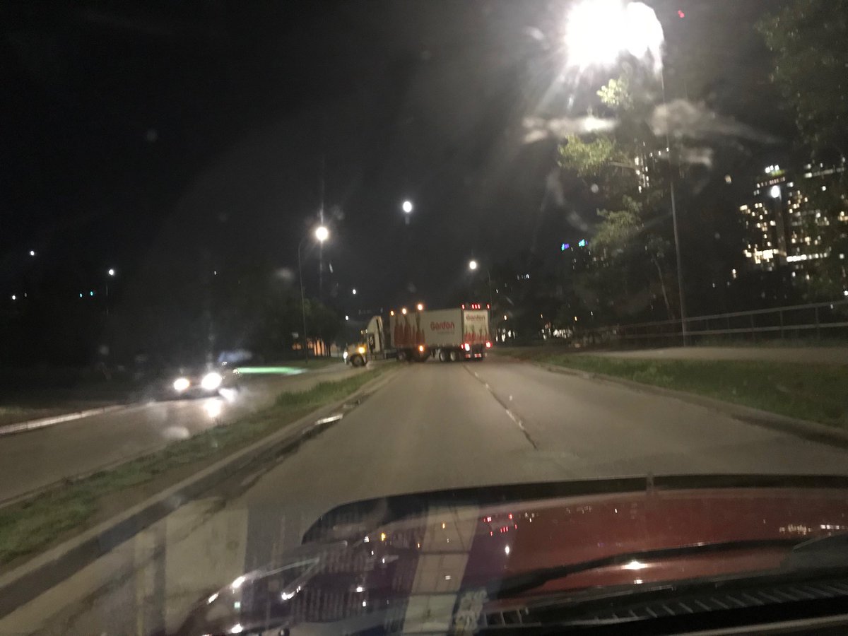 Burger 320 tweet media