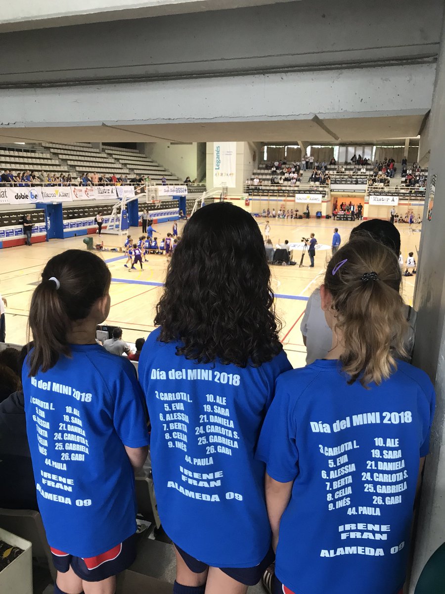 GSernaG's tweet image. Las supercampeonas del benjamin 09 de @colegio_alameda para jugar en el #diadelmini #leganes