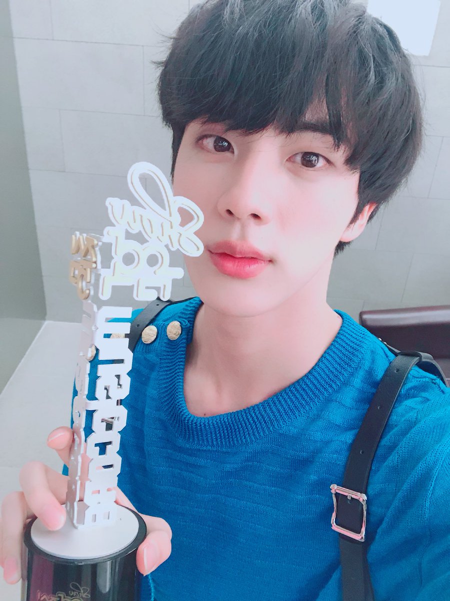 bts_05_ARMY's tweet photo. ひいいい、、 https://t.co/t8QLfAKzC8