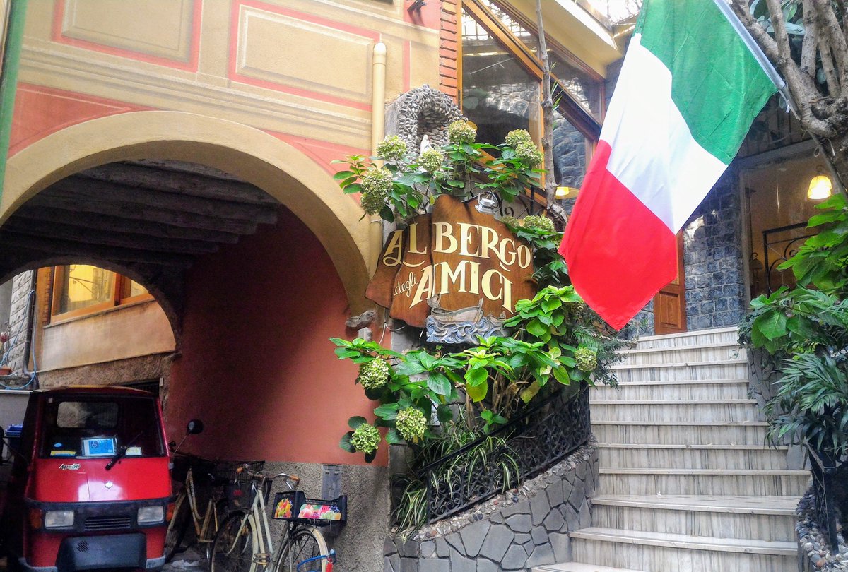 Buona #Festadellarepubblica a tutti quelli che amano sempre il nostro paese e a tutti quelli che lo scoprono in vacanza e poi se ne innamorano!
#viaggiperfamiglie #viaggioinitalia