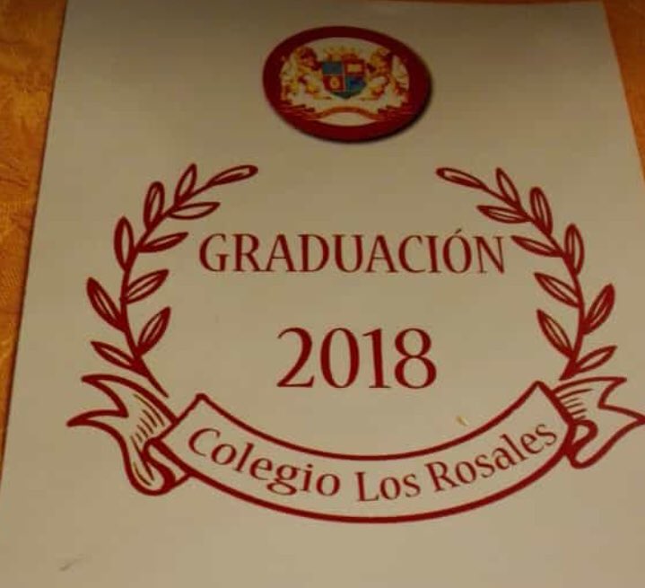 rosalesmalaga's tweet photo. Anoche se celebró la tradicional cena de graduación de nuestros chicos y chicas de 4 ESO.
Que la nueva etapa que vais a comenzar esté llena de buenos amigos, muchas ilusiones y nuevas metas. Os deseamos lo mejor 😘😘😘
#rosalesgraduacion #suerteenelcamino #familiarosales https://t.co/5C27q9owVV
