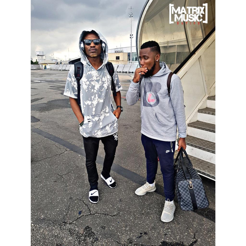 EfeMoney's tweet photo. J'twn we coming home... been a while men.. the feeling is exciting.. gat alot for ma people... 🙏🤘
#BabalokeVideo https://t.co/6YCnWcVAKw