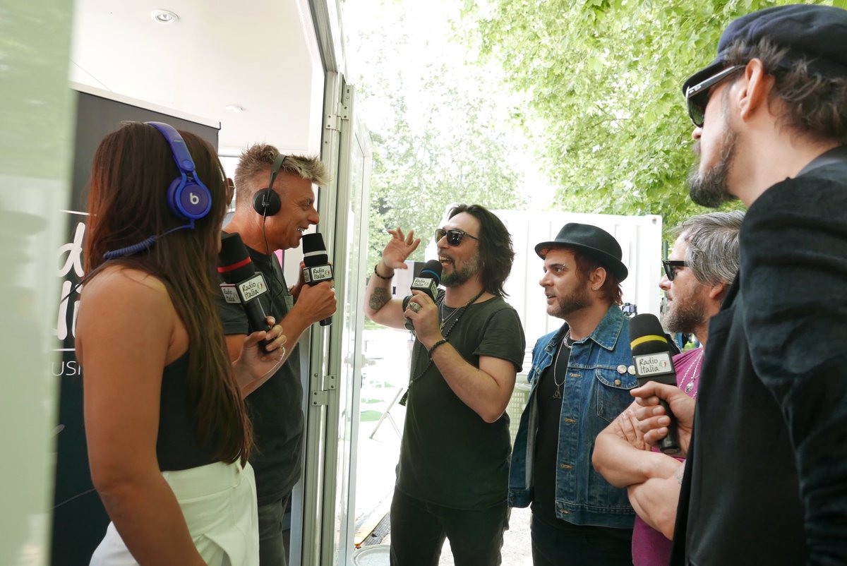 punkforbusiness's tweet photo. Ieri una grande giornata di @radiocitymilano ☀️📻
Vi aspettiamo oggi e domani per il festival mondiale delle radio!
Piazza del Cannone, Milano!
#radiocitymilano #p4b #punkforbusiness #radio #milano #festival #rcm18 https://t.co/SfDp9tcTwJ