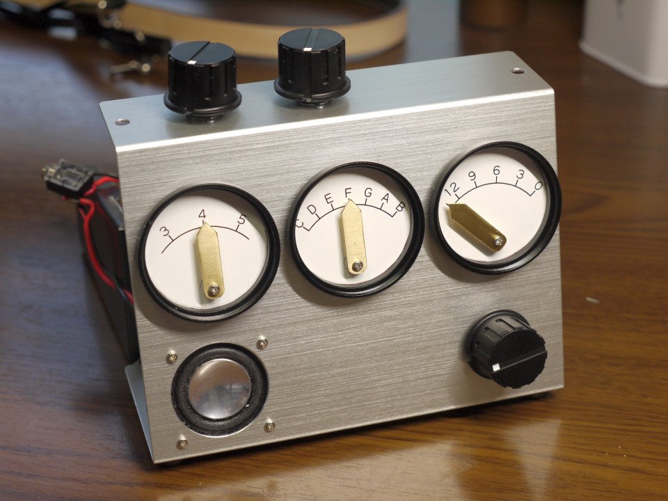 lipoyang's tweet image. メーターの針は、ぼくの工作精度の低さもあり、シンプルなデザインに落ち着いた。
#digithack