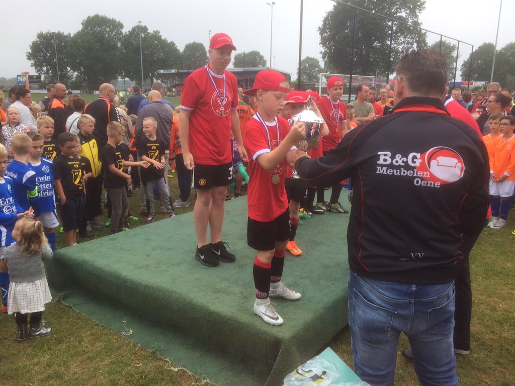 Na een zinderende finale heeft JO9-4 de KNB-beker gewonnen. #bekerwinnaar #toppers