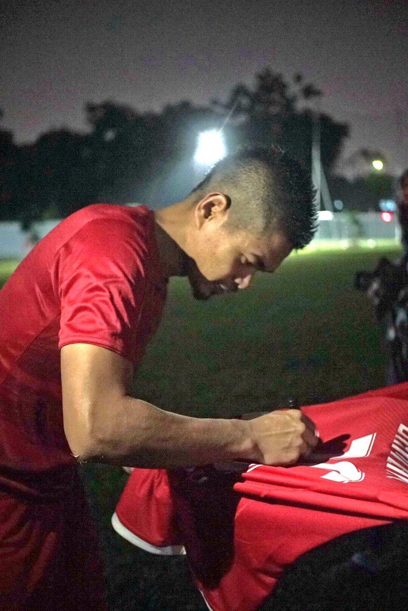 adjisdoaibu's tweet photo. Terima kasih Idola, legalisir Jersey @bepe20 🙏🏼 https://t.co/KIhCYlCYGA