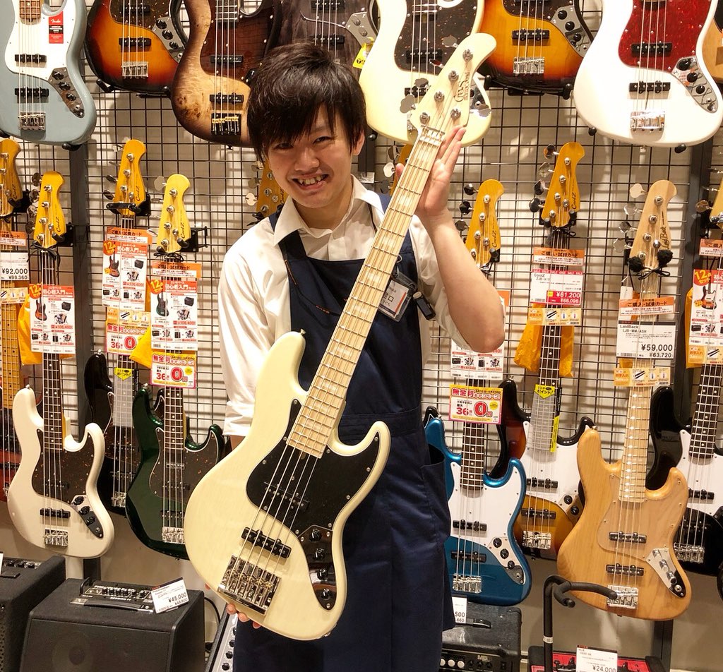CrewsGuitars's tweet photo. “JB-2005”
ご担当者様に絶賛頂き導入頂きました!そして、なんと色違いにて既にご販売頂きました‼︎
ありがとうございますっ!
#crewsmaniacsound #bass #bassplayer #5stringbass #slap #ash #maple #rock #jazz #pops #activebass #jazzbass #madeinjapan #japanmade https://t.co/YV7xuteNef