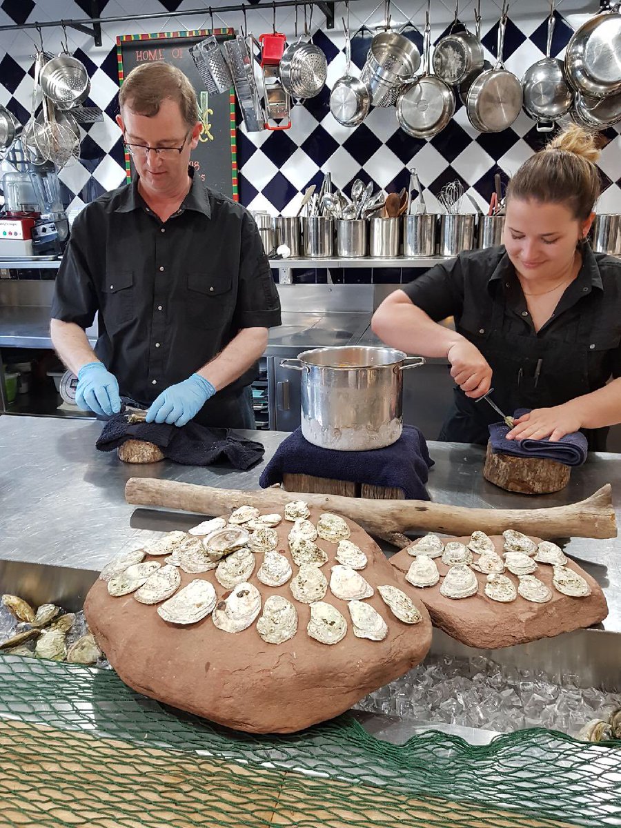 eatdrinkmag's tweet photo. Thank you @ChefMichaelSmth &amp; firebrigade @InnAtBayFortune for #Feast extravaganza! #explorepei #innlife #oysters #fire https://t.co/xoLhbr1JBK