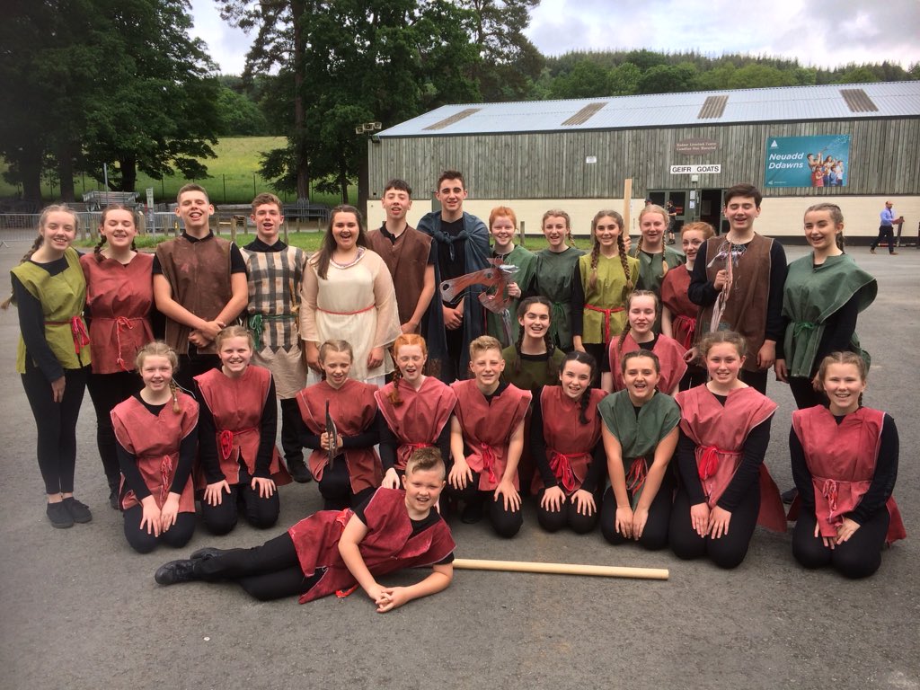 YsgolYstalyfera's tweet photo. Bydd y criw yma ar y llwyfan mawr am 2:15pm #llwyddiant https://t.co/1bPrSqWyaG