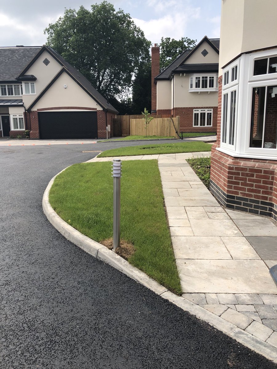 crimscote's tweet photo. Finishing #groundworks almost Complete now on plots 1-5 😎💪👷👷‍♀️👊 https://t.co/74b3HaaASr