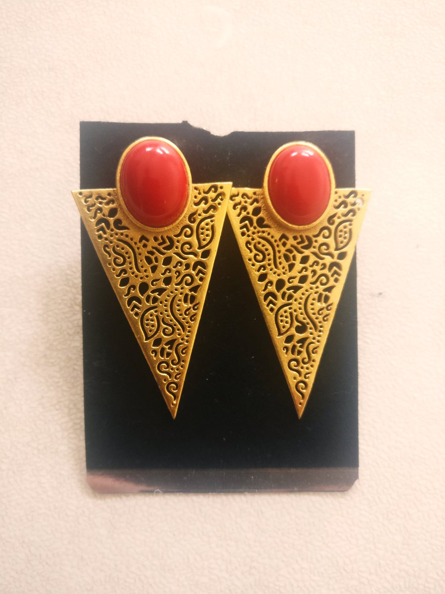 LokaJewels's tweet photo. FLAT 999/- EACH

These handcrafted earrings are now available at a never before Sale price.Only one piece of each kind available❤️❤️❤️
#sale #discounts #jewelleryonsale #paytm #handmadejewellery #handcrafted #indianjewellery #ethinicjewellery #jeweleryoftheday #earrings https://t.co/WbGSF8owK8