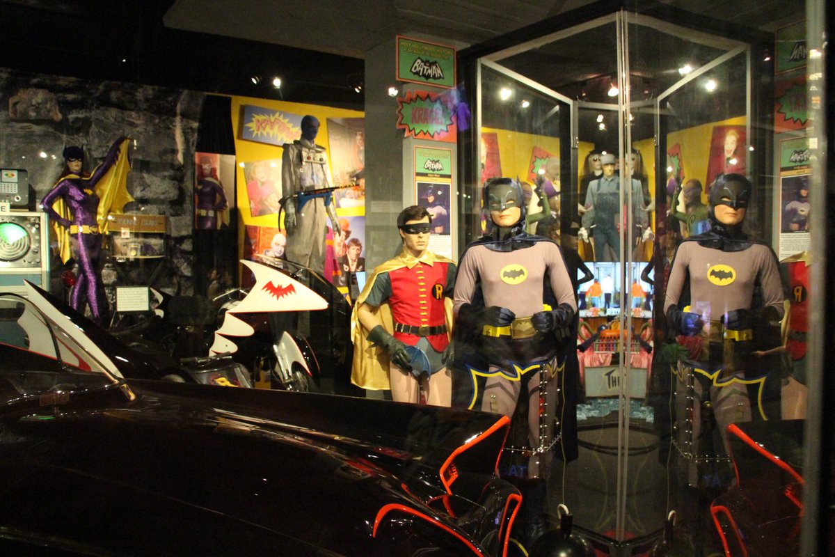 WallyWingert's tweet photo. Gotta love L.A. - in Hollywood there's an exhibit dedicated to 1966 Batman. Across town in West L.A., there's a Jim Henson Muppet exhibit! #whyiloveLA https://t.co/4M18ZqZGWK