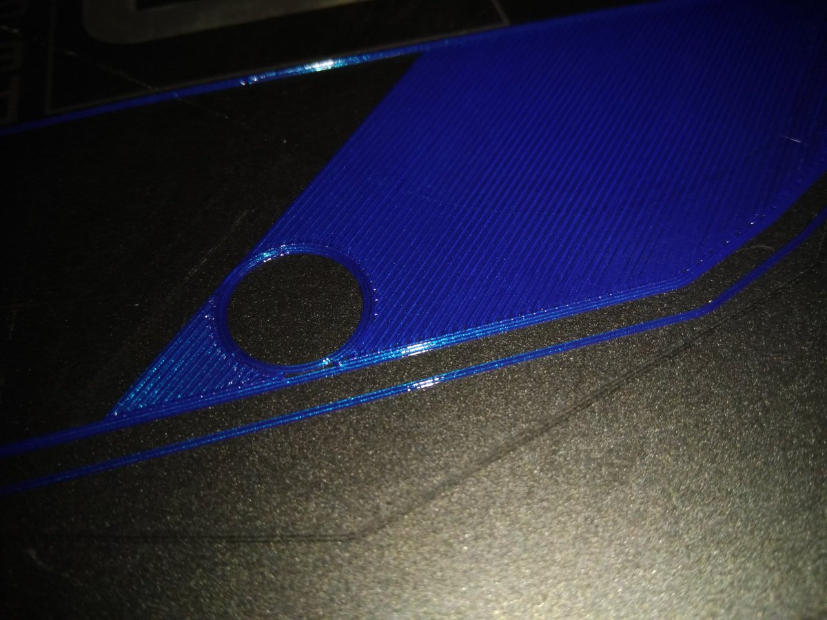3DPrinTek's tweet image. #firstlayer on the awesome #coropad by @coro_technology - this awesome build surface is still standing strong providing great adhesion when heated and releasing pretty easily when cooled down. #3dPrinter is the modded @Creality3D cr-10 - filament is of unknown brand. #3dprinting