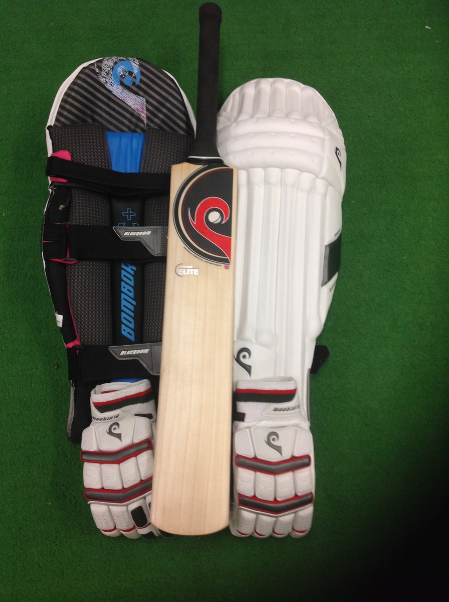 RobPackCricket's tweet photo. Get a bundle deal in store now! #Bundle #Blueroom #WhackIt #RPCricket https://t.co/zk93wWsDZo
