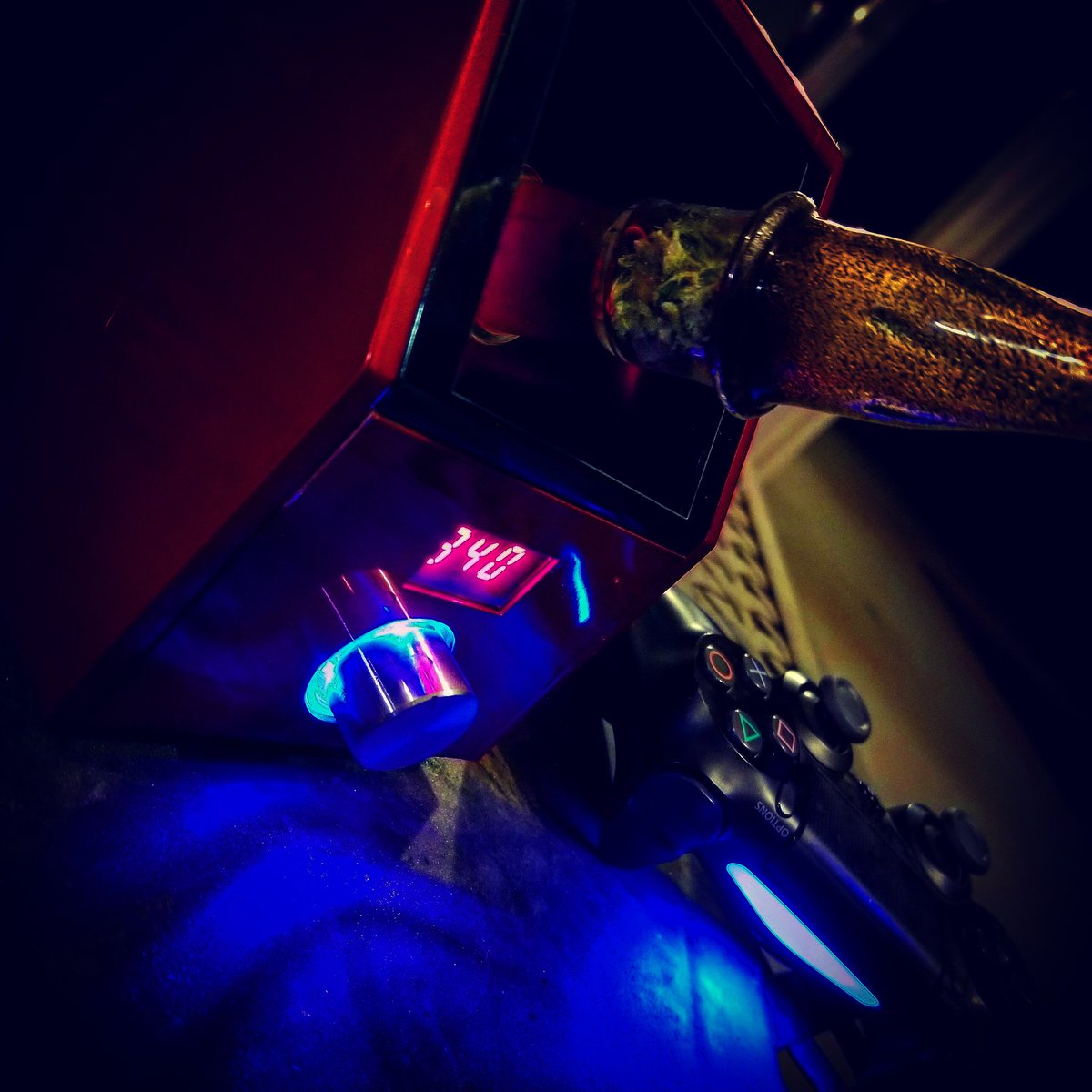 Smoke hard, play hard, that's the #GDG Know How!
<a href="/MistaGrimm/">MistaGrimm</a>
@pheonixarson74
#SupportSmallerStreamers 
<a href="/Twitch_RT/">Twitch Retweets</a> <a href="/Retweet_Twitch/">Twitch Retweet</a>
<a href="/STRECONN/">Streamers Connected</a>