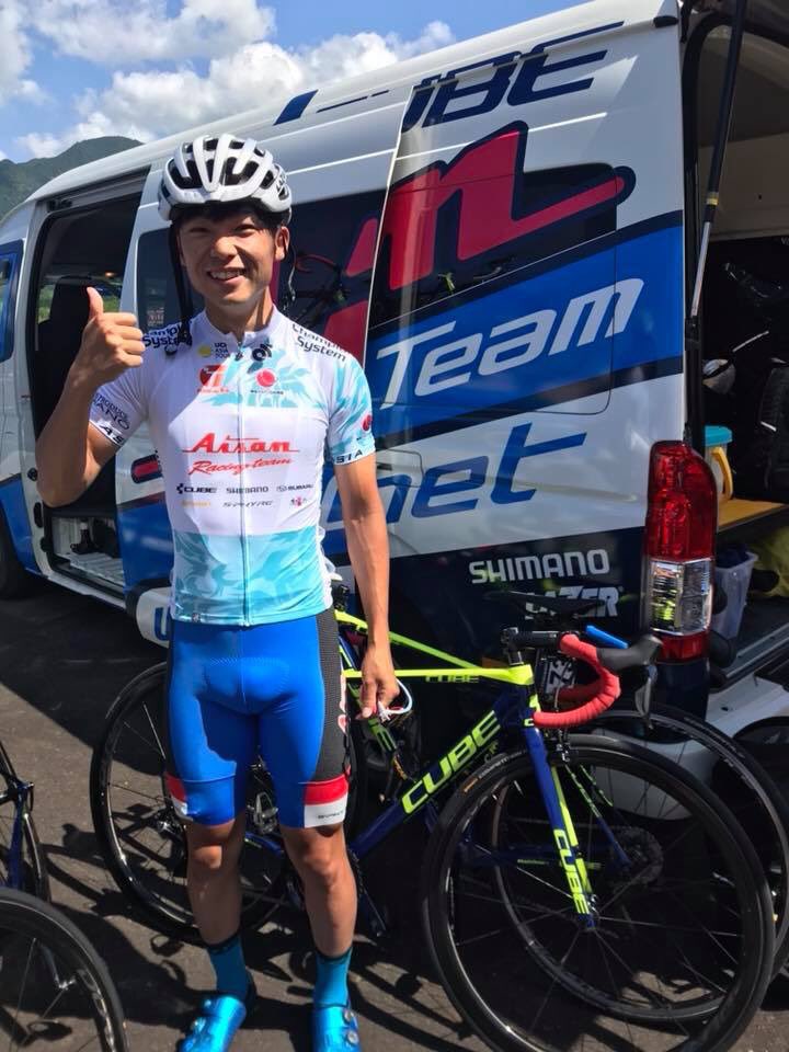 野本 空 Nomoto Sora A Twitter Tour De Kumano の第2ステージで新人賞ジャージを獲得する事が出来ました かなりハードでしたが 頑張った甲斐がありました 愛三工業レーシング Cubebikes 野本 空 Nomoto Sora A Twitter Tour De Kumano の第2ステージで新人賞ジャージを獲得する事が出来ました かなりハードでしたが 頑張った甲斐がありました 愛三工業レーシング Cubebikes