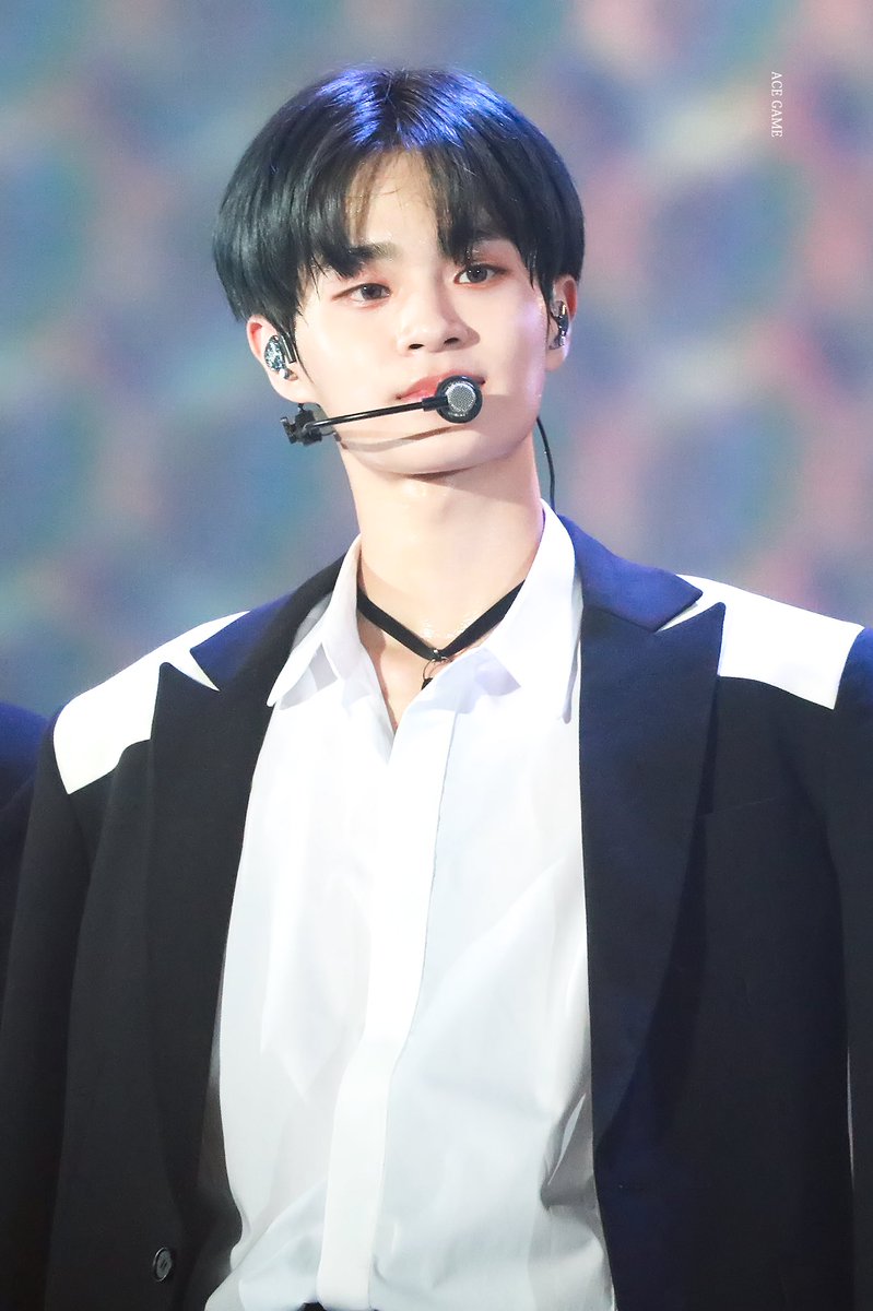 ACEGAME_DH's tweet photo. 180601 HD #워너원 #이대휘 https://t.co/Ap9IVYvK5y