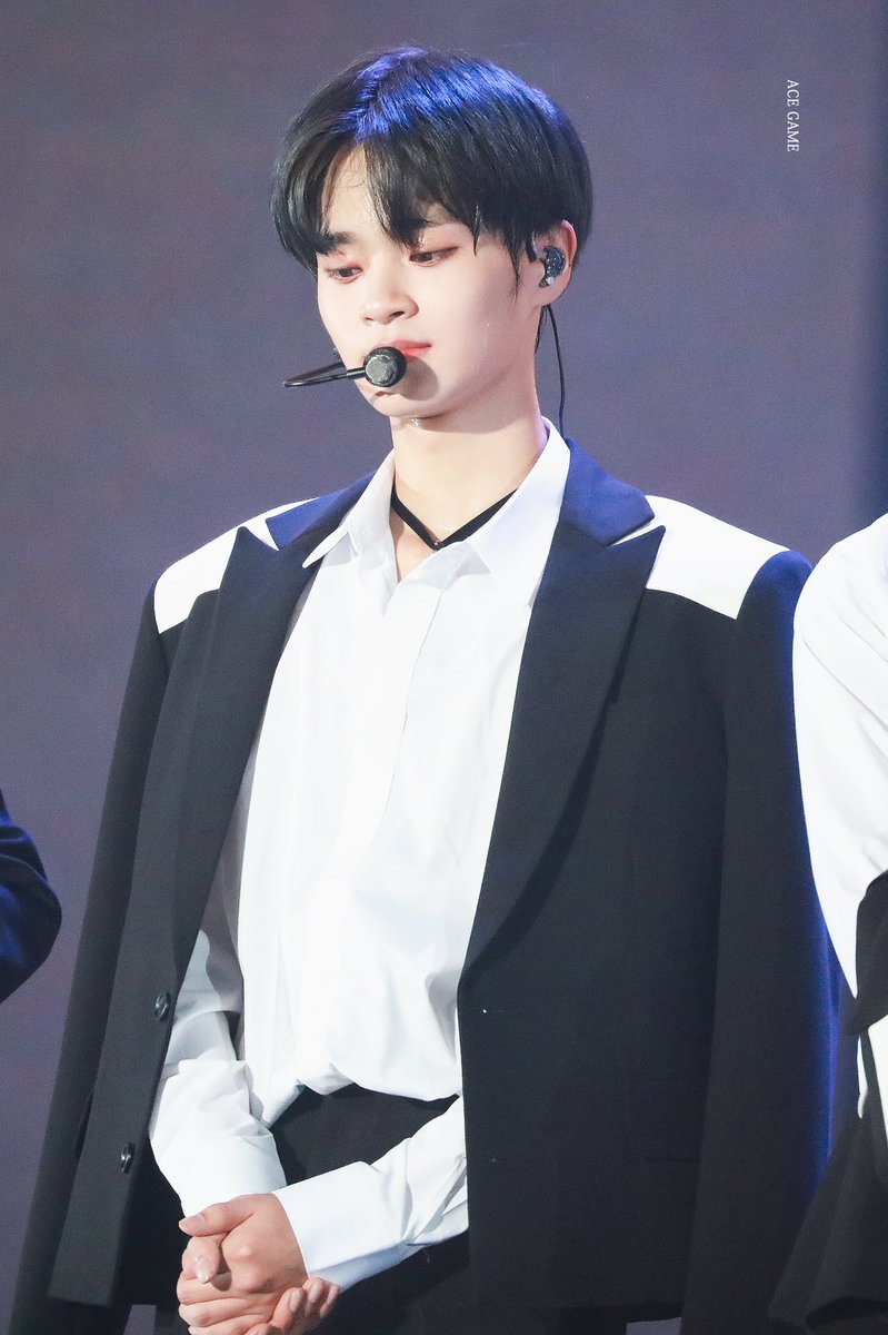 ACEGAME_DH's tweet photo. 180601 HD #워너원 #이대휘 https://t.co/Ap9IVYvK5y