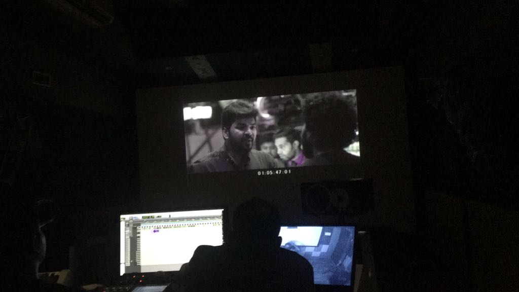 dummytalkies's tweet image. #Jarugandi dubbing completed 👍

@Nitinsathyaa @shvedhgroup @badri_kasturi @shvedhgroup @Actor_Jai @dirpitchumani  @Reba_Monica @Cinemainmygenes @rdrajasekar @subbhunaarayan @parishith @rekhshc @DoneChannel1