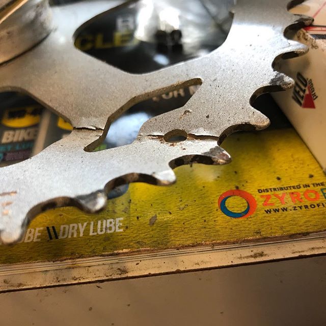 Joolzephoto's tweet photo. Thatβll buff out.... #downintheworkshop #chainset #bikes #nstuff #illsticktocolouringin https://t.co/iS1TNUOpKW https://t.co/oKvXinVO4o