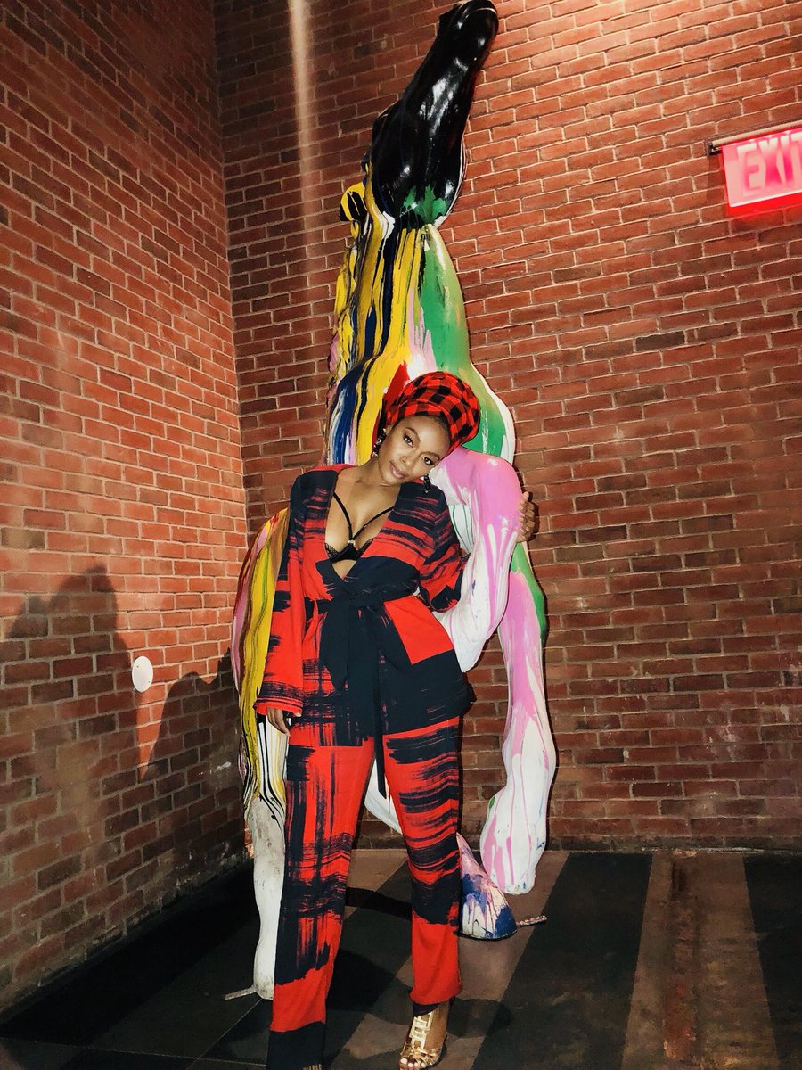 NomzamoMbatha's tweet photo. Anything can happen in New York ...🥂 🌎 https://t.co/aD5OoIi9pd