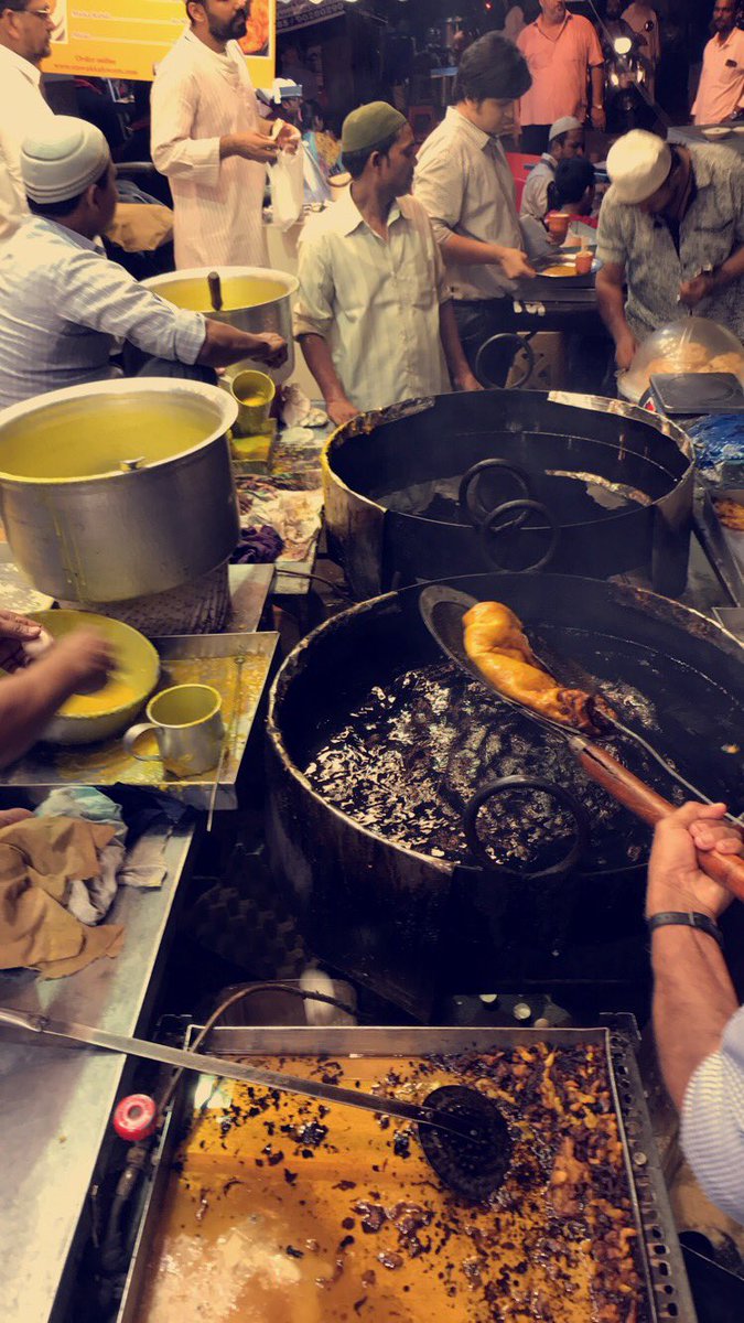 12amber123's tweet photo. About last night !
#Ramadan #muhammadaliroad https://t.co/Kbz88oNIQJ