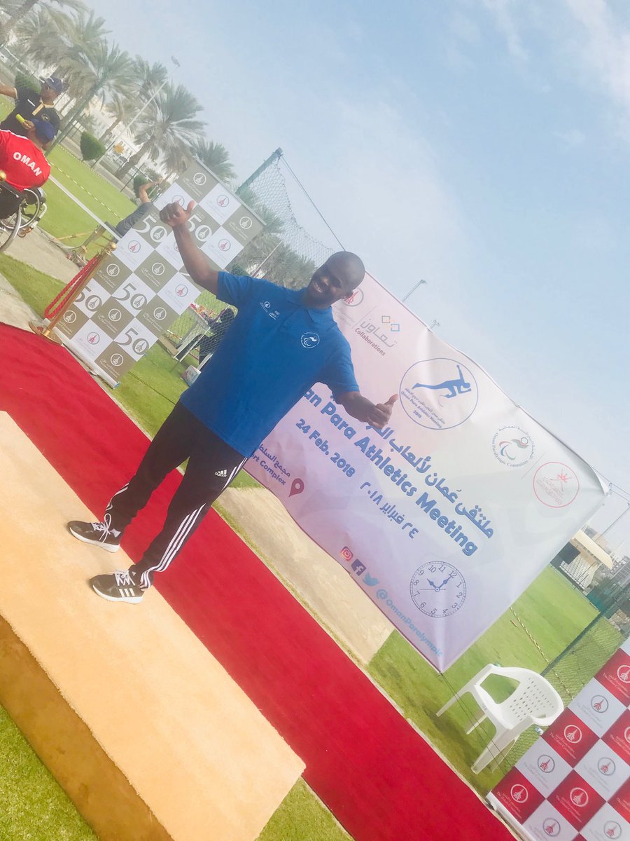 عيش حياتك ؛ أضحك أستمتع
 و أذكر الله كثيراً من يعلم غداً يكون أو لا يكون