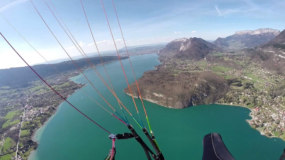 Parapent_Annecy's tweet photo. C est reparti pour le beau temps 😀😀😀
#annecy #parapente #paragliding #ilakeannecy #savoiemontblanc https://t.co/eNyQ94Qsh3